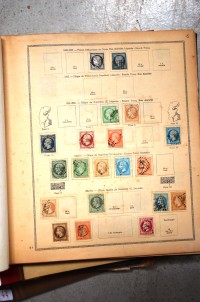 SH Enchères, Sophie Himbaut commissaire-priseur Vente de fonds de maison dont belle collection de militaria le jeudi 9 juillet à 14h album-de-timbres-1842-1850