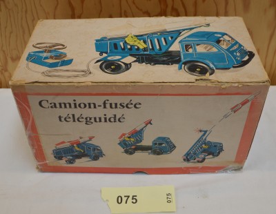 SH Enchères, Sophie Himbaut commissaire-priseur Vente de jouets, trains et petites voitures jeudi 28 mai à 14h camion-fusee-teleguide
